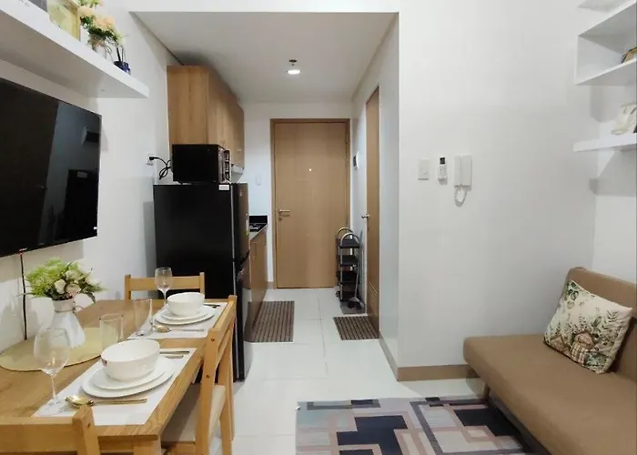 Stylish With View And Netflix - Pool Access Apartment *
